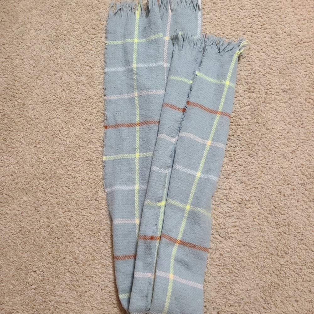 A new day scarf with a linear pattern